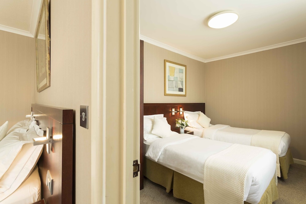 The Savoy Jersey — Hotel rooms in Trinity