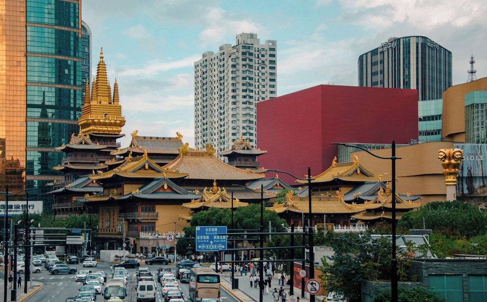Fairmont Peace Hotel on the Bund — Attractions in the area in Shanghai, Shanghai