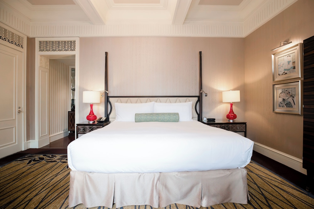 Fairmont Peace Hotel on the Bund — Hotel rooms in Shanghai, Shanghai