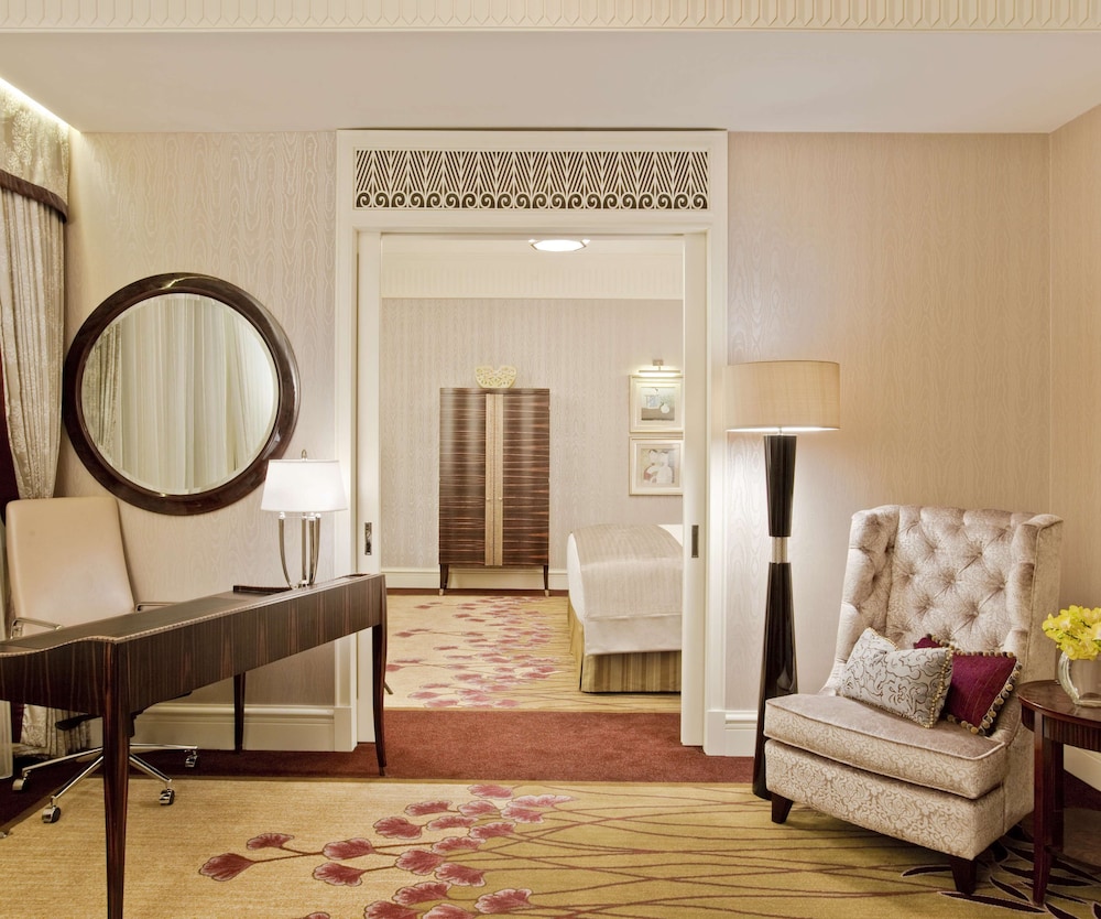 Fairmont Peace Hotel on the Bund — Hotel rooms in Shanghai, Shanghai