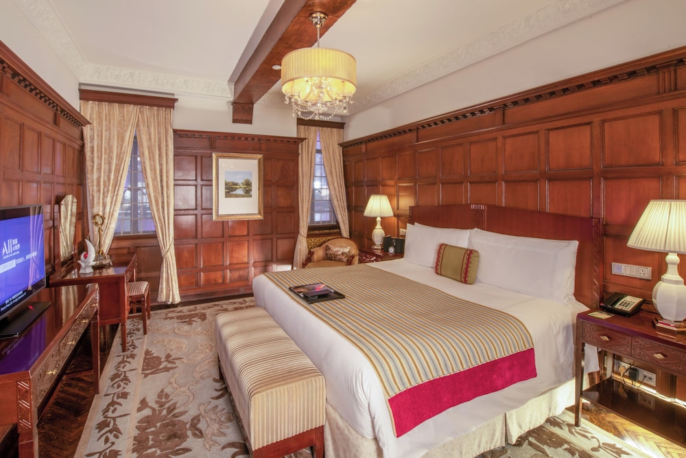 Fairmont Peace Hotel on the Bund — Hotel rooms in Shanghai, Shanghai