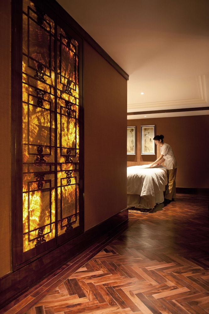 Fairmont Peace Hotel on the Bund — Hotel rooms in Shanghai, Shanghai