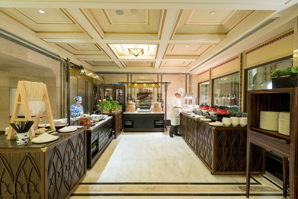 Fairmont Peace Hotel on the Bund — Restaurant & bars in Shanghai, Shanghai