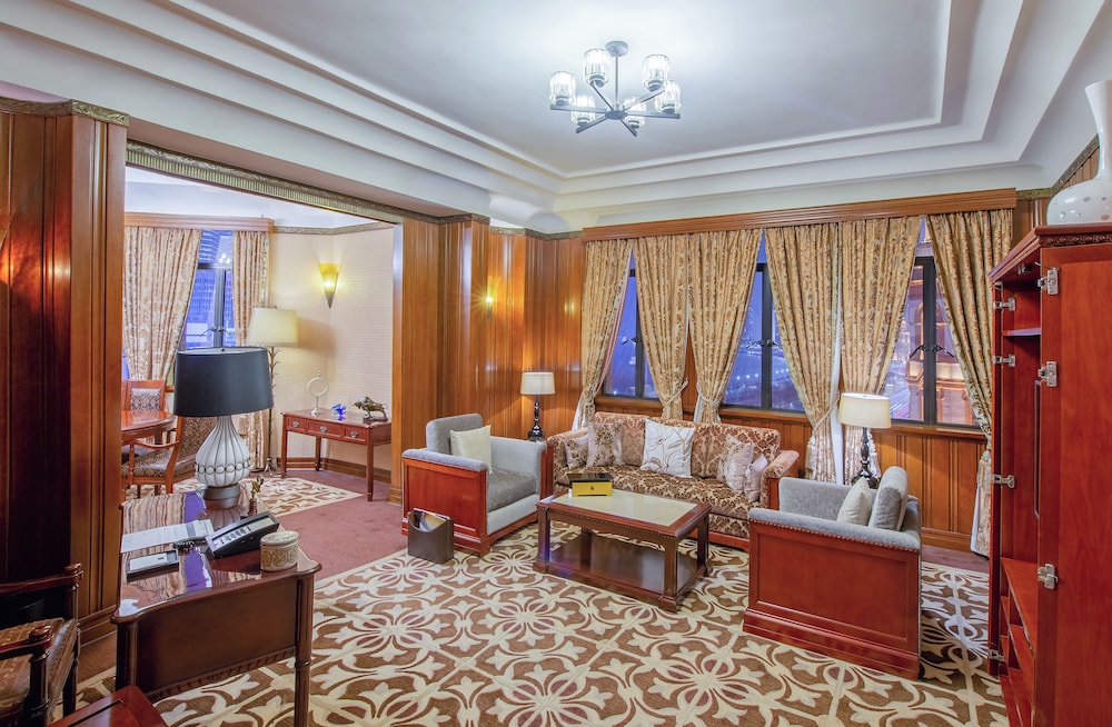 Fairmont Peace Hotel on the Bund — Hotel rooms in Shanghai, Shanghai