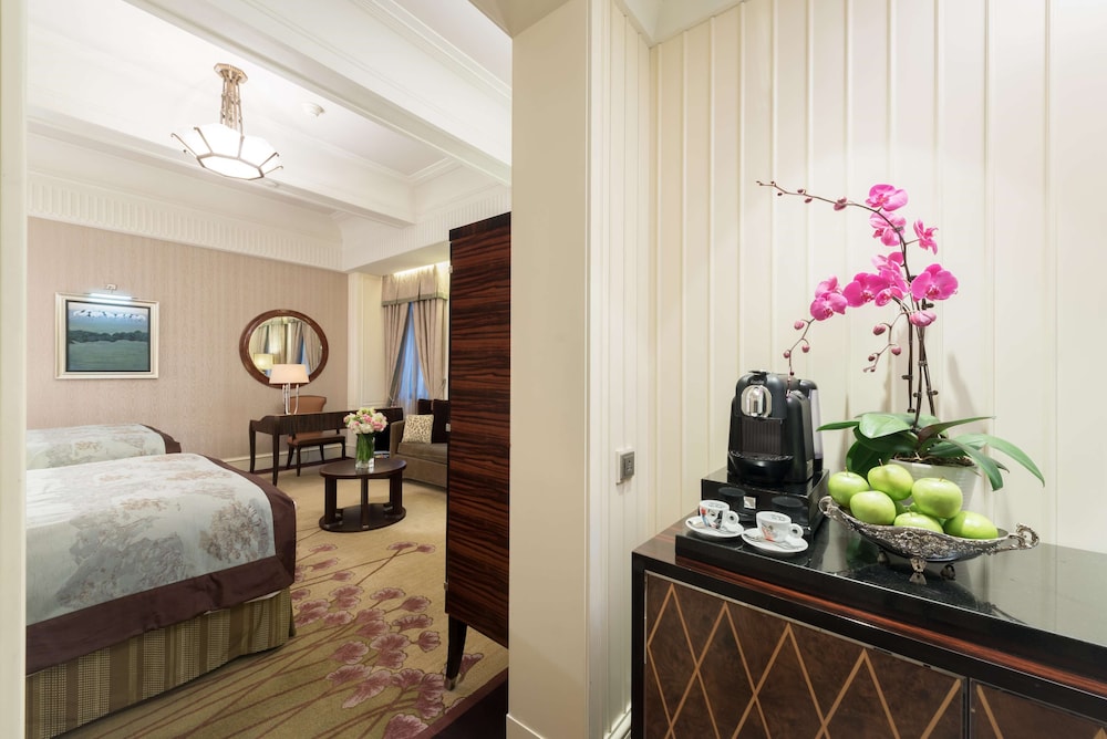 Fairmont Peace Hotel on the Bund — Hotel rooms in Shanghai, Shanghai