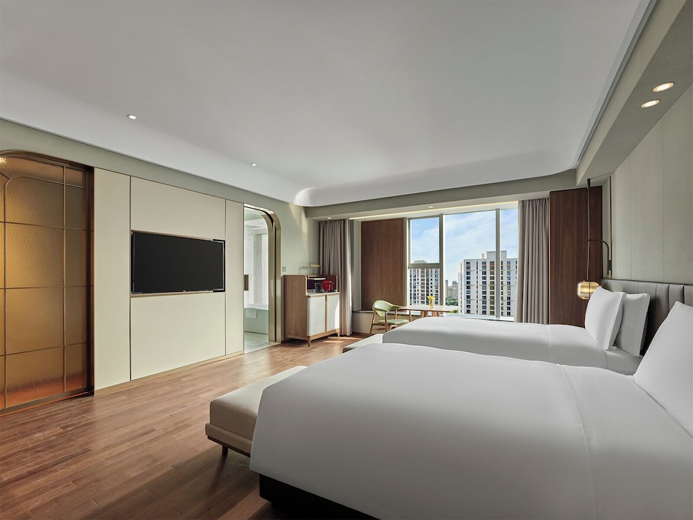 Hilton Shanghai Hongqiao — Hotel rooms in Shanghai, Shanghai
