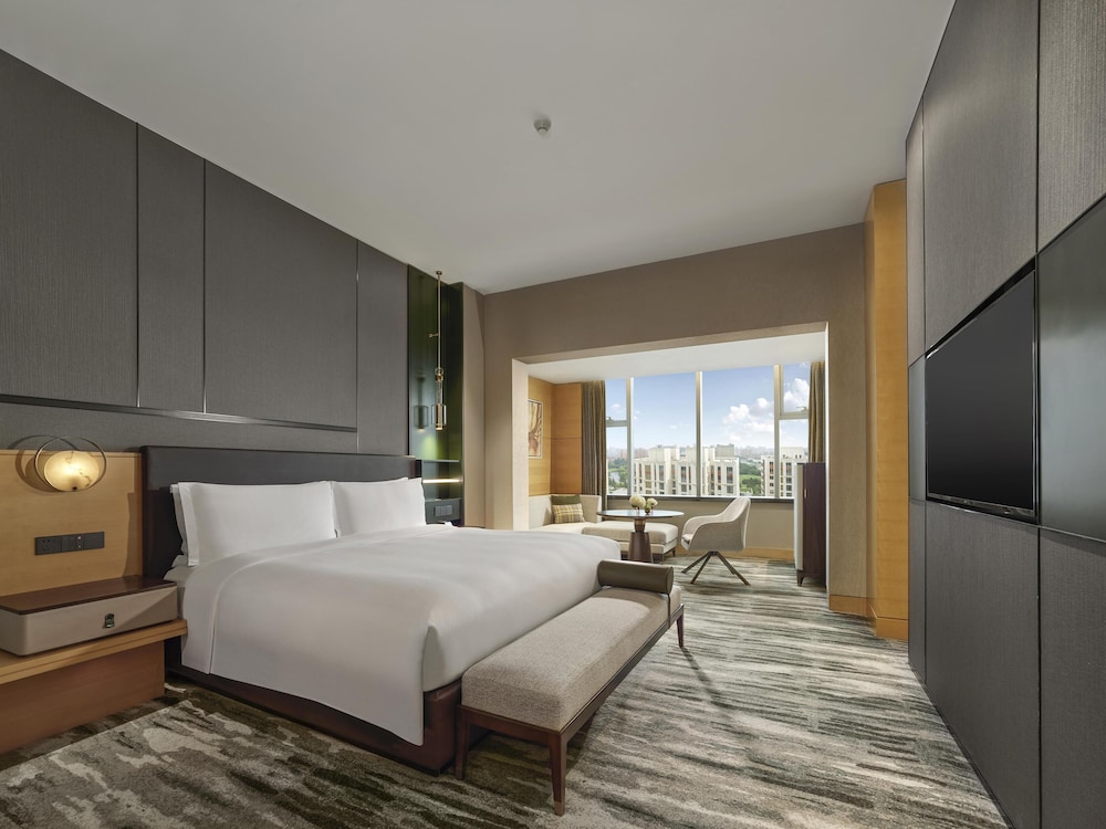 Hilton Shanghai Hongqiao — Hotel rooms in Shanghai, Shanghai