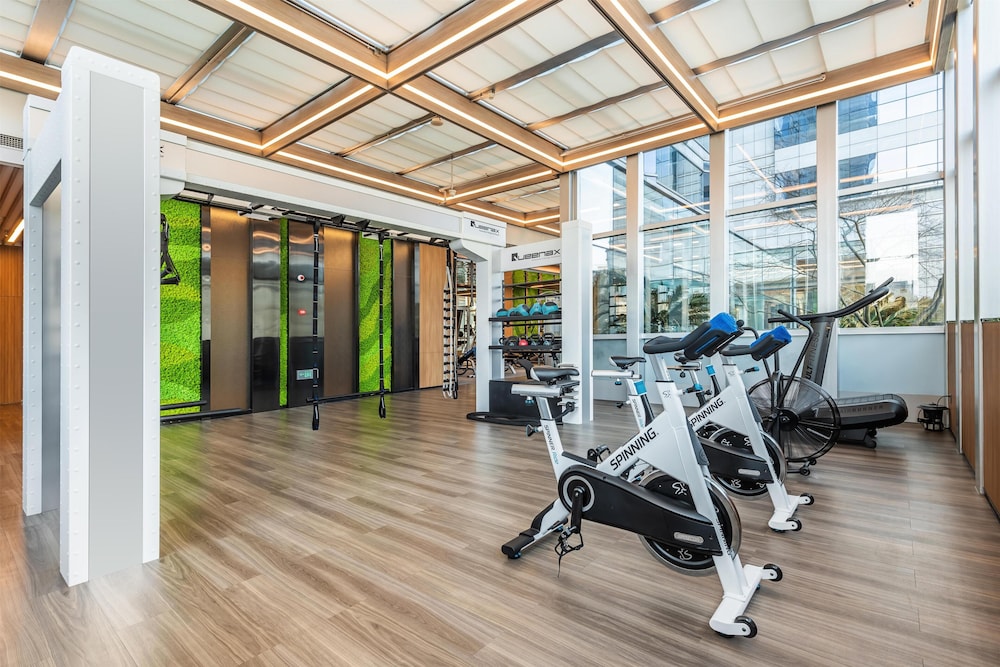 Hilton Shanghai Hongqiao — Sports & recreation in Shanghai, Shanghai