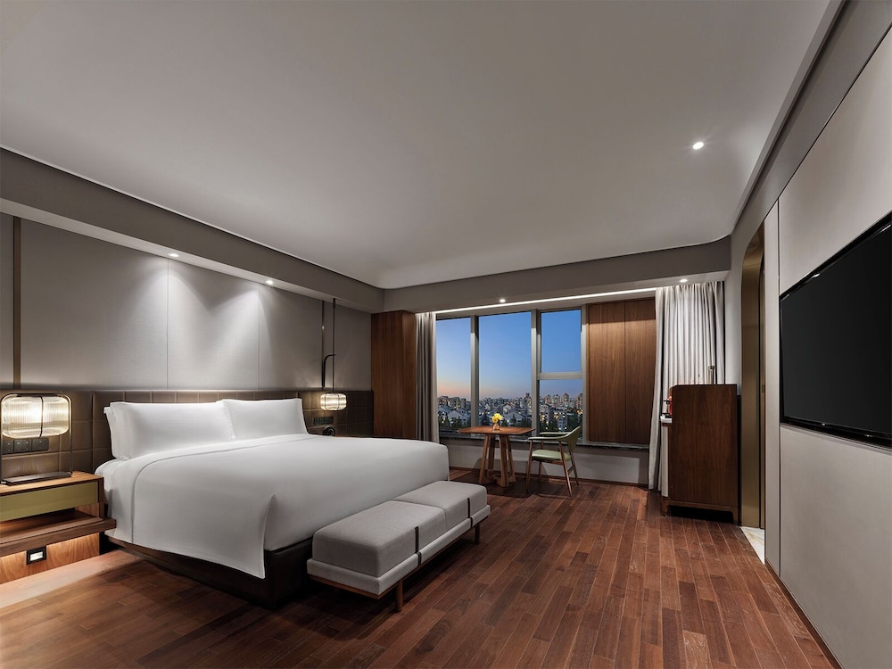 Hilton Shanghai Hongqiao — Hotel rooms in Shanghai, Shanghai