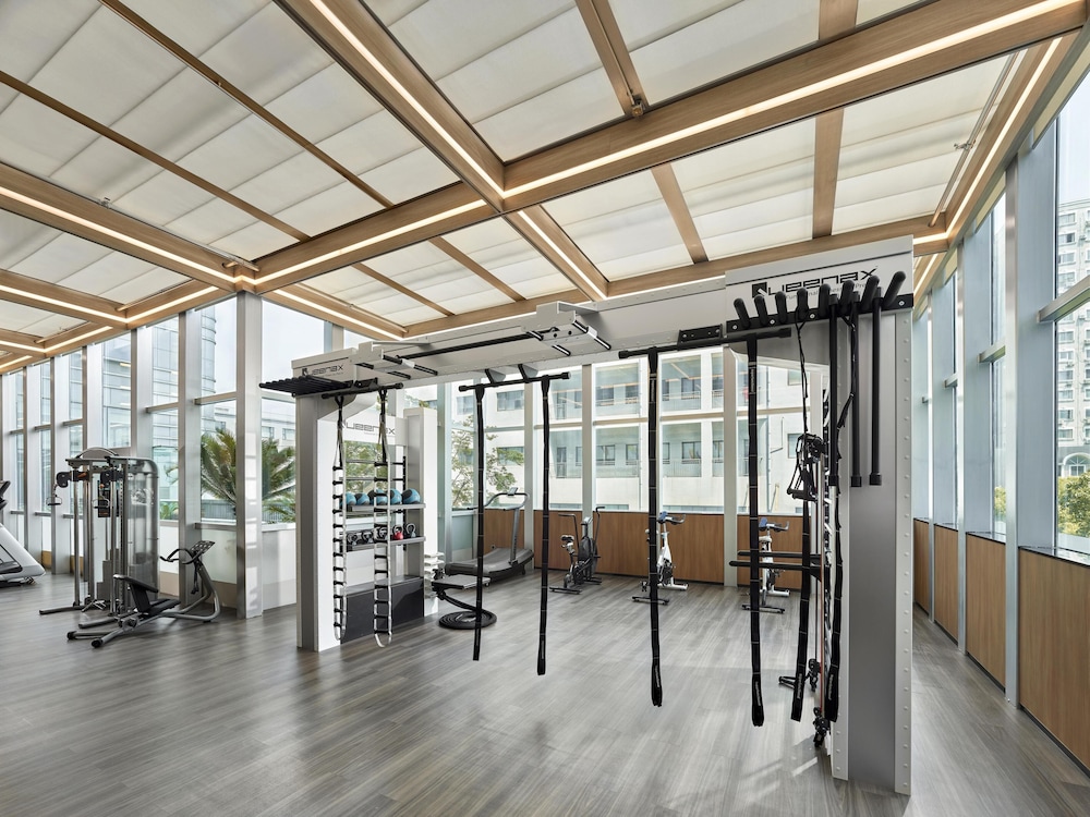 Hilton Shanghai Hongqiao — Sports & recreation in Shanghai, Shanghai