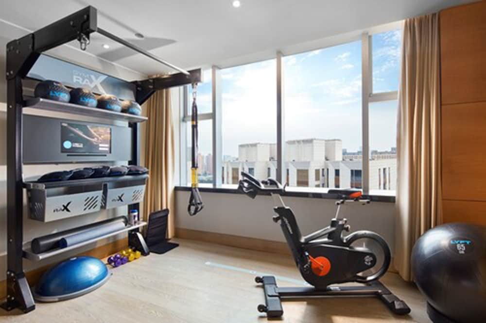 Hilton Shanghai Hongqiao — Sports & recreation in Shanghai, Shanghai
