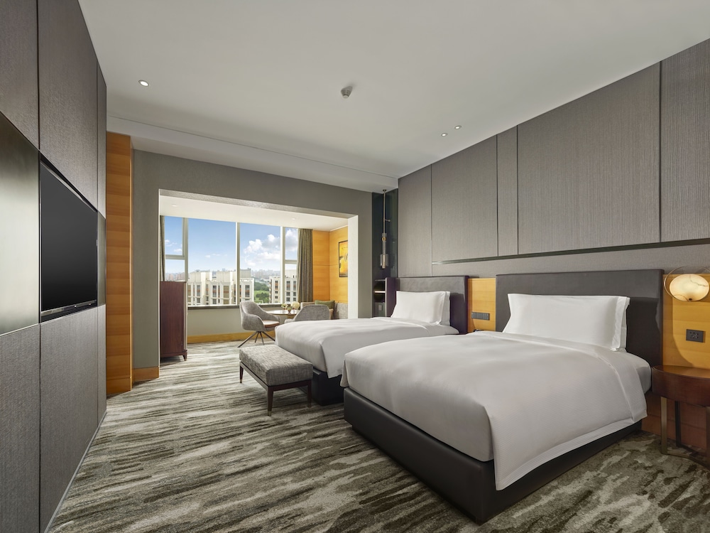 Hilton Shanghai Hongqiao — Hotel rooms in Shanghai, Shanghai