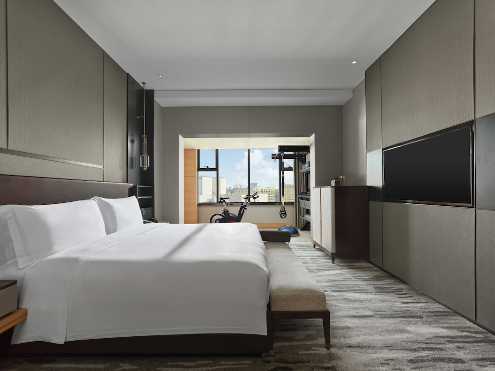Hilton Shanghai Hongqiao — Hotel rooms in Shanghai, Shanghai