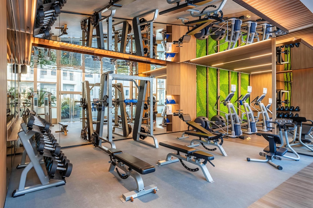 Hilton Shanghai Hongqiao — Sports & recreation in Shanghai, Shanghai