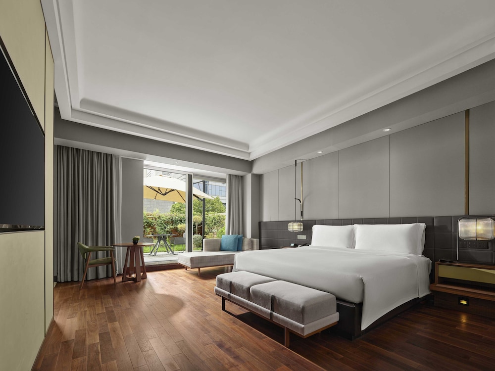Hilton Shanghai Hongqiao — Hotel rooms in Shanghai, Shanghai