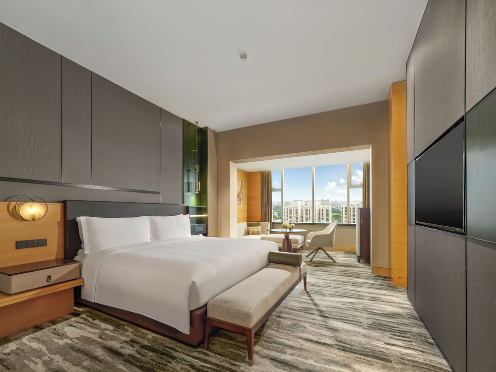 Hilton Shanghai Hongqiao — Hotel rooms in Shanghai, Shanghai