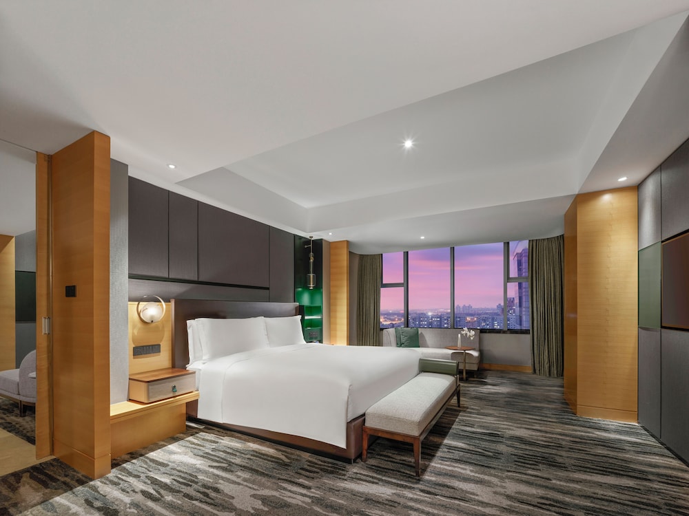 Hilton Shanghai Hongqiao — Hotel rooms in Shanghai, Shanghai