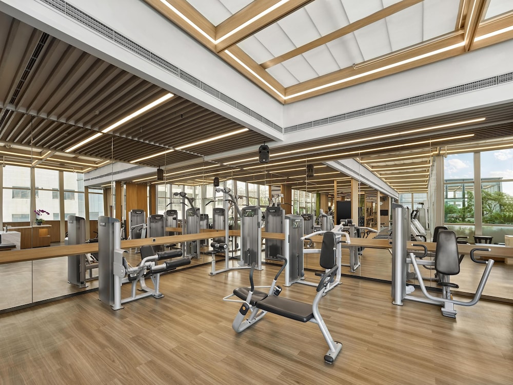 Hilton Shanghai Hongqiao — Sports & recreation in Shanghai, Shanghai