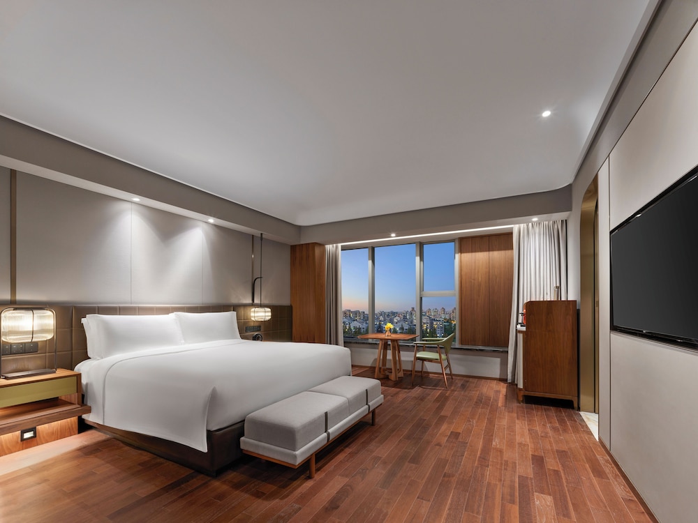 Hilton Shanghai Hongqiao — Hotel rooms in Shanghai, Shanghai