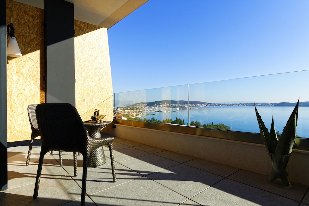 Hotel Ola - Adults Only — Hotel rooms in Seget Donji, Split-Dalmatia