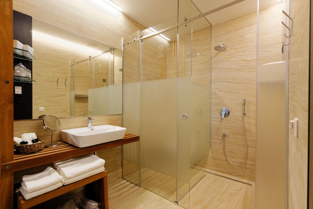 Hotel Ola - Adults Only — Hotel rooms in Seget Donji, Split-Dalmatia
