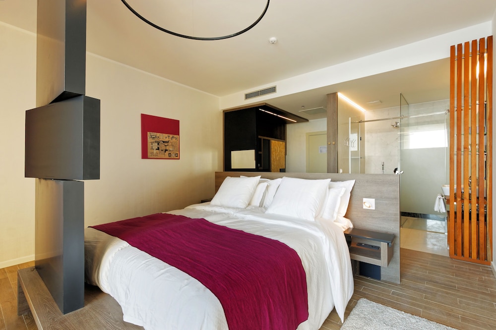 Hotel Ola - Adults Only — Hotel rooms in Seget Donji, Split-Dalmatia