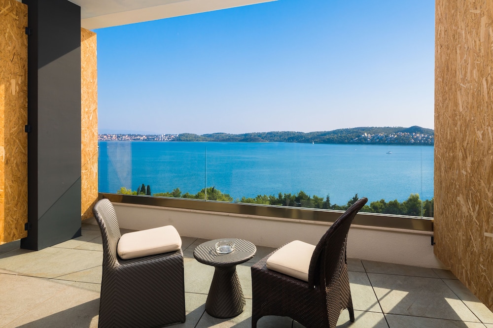 Hotel Ola - Adults Only — Hotel rooms in Seget Donji, Split-Dalmatia