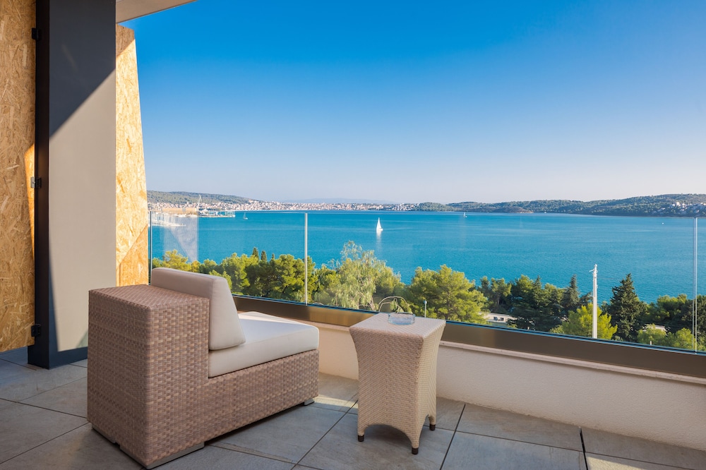 Hotel Ola - Adults Only — Hotel rooms in Seget Donji, Split-Dalmatia
