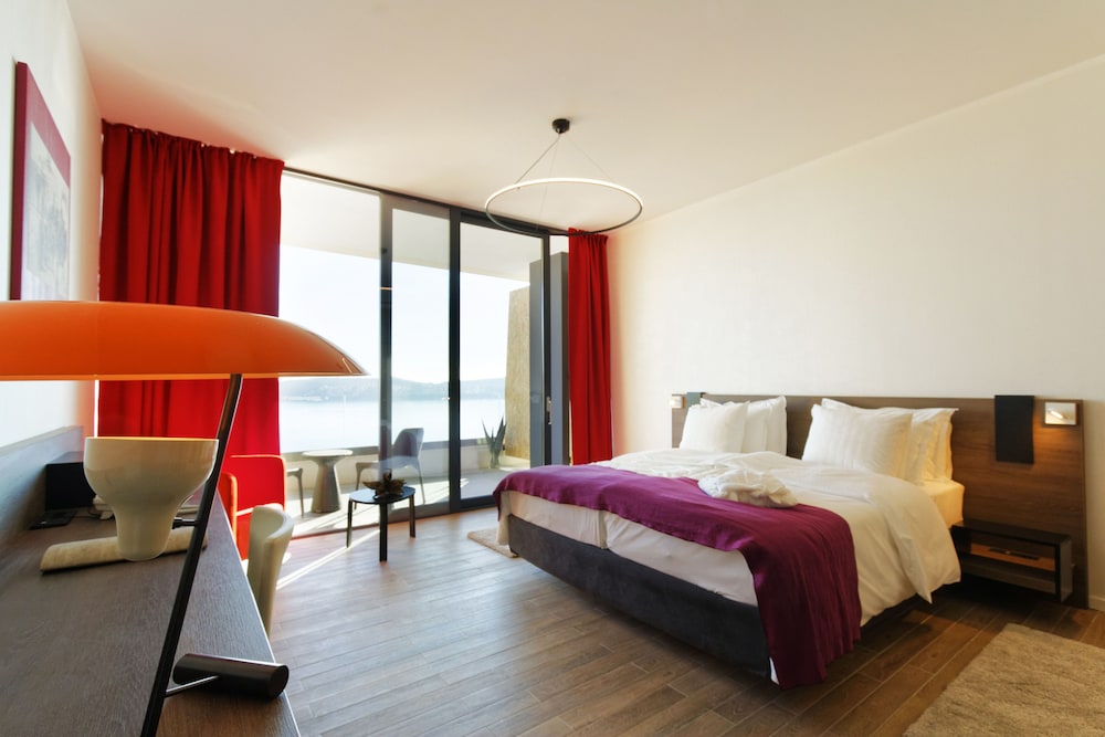 Hotel Ola - Adults Only — Hotel rooms in Seget Donji, Split-Dalmatia