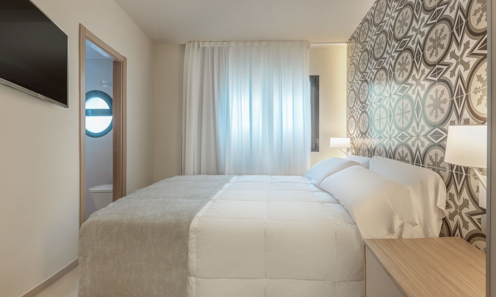 Gastrohotel RH Canfali By Hoteles RH — Hotel rooms in Benidorm, Valencian Community