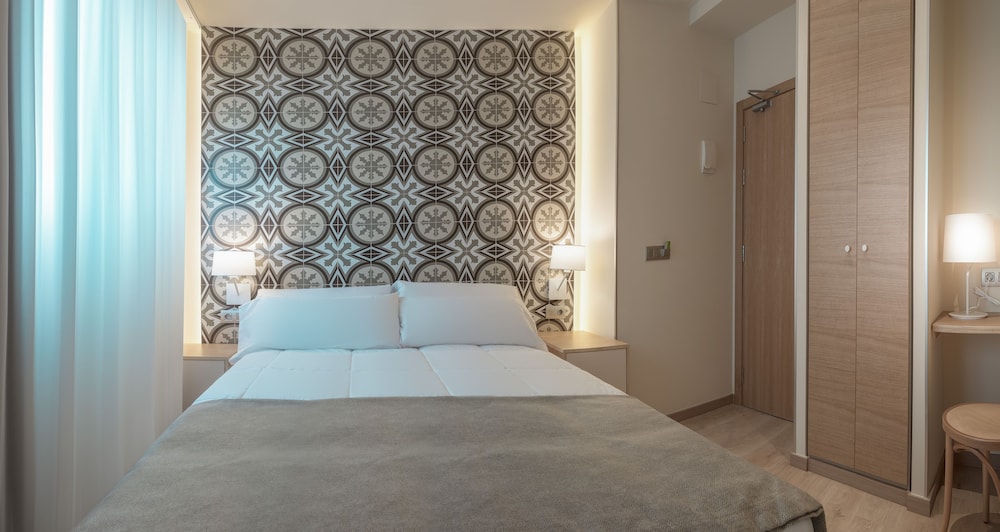 Gastrohotel RH Canfali By Hoteles RH — Hotel rooms in Benidorm, Valencian Community