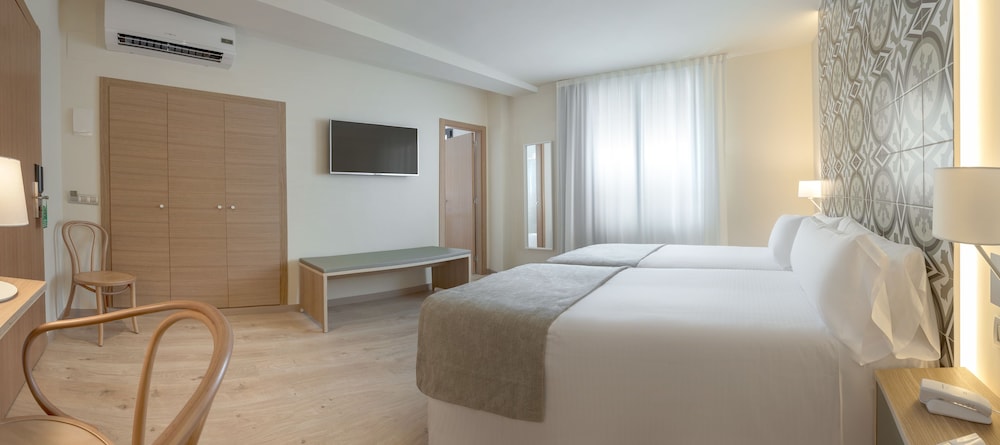 Gastrohotel RH Canfali By Hoteles RH — Hotel rooms in Benidorm, Valencian Community