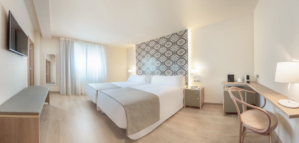 Gastrohotel RH Canfali By Hoteles RH — Hotel rooms in Benidorm, Valencian Community