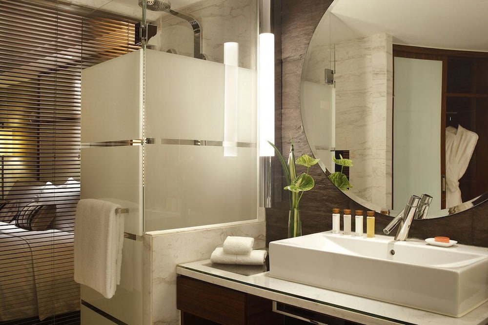 InterContinental Shanghai Pudong Hotel by IHG — Hotel rooms in Shanghai, Shanghai
