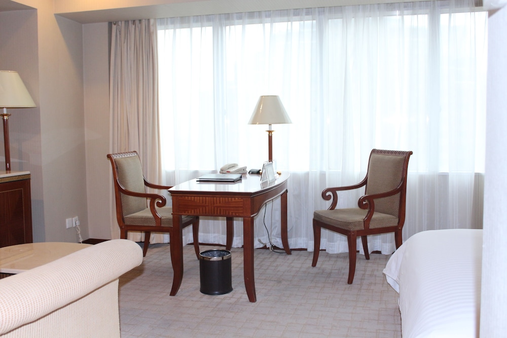 Jin Jiang Tower — Hotel rooms in Shanghai, Shanghai