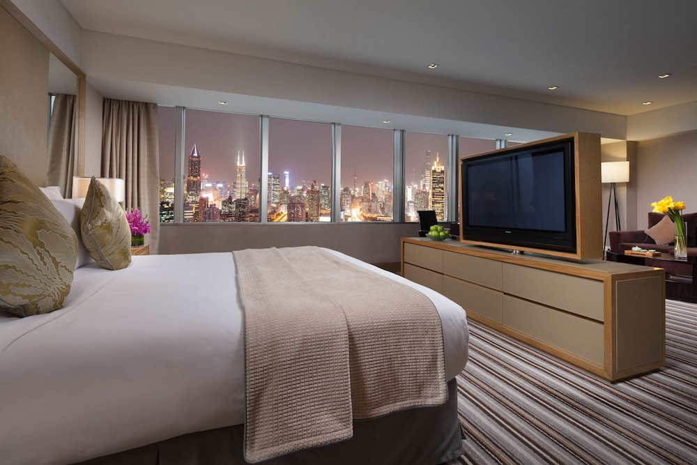 Jin Jiang Tower — Hotel rooms in Shanghai, Shanghai