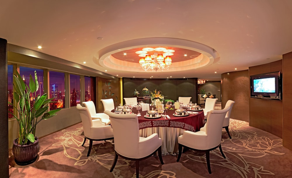 Jin Jiang Tower — Restaurant & bars in Shanghai, Shanghai