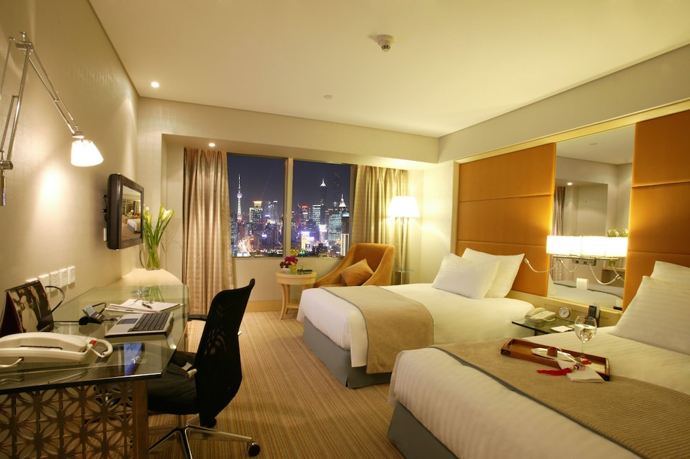 Jin Jiang Tower — Hotel rooms in Shanghai, Shanghai