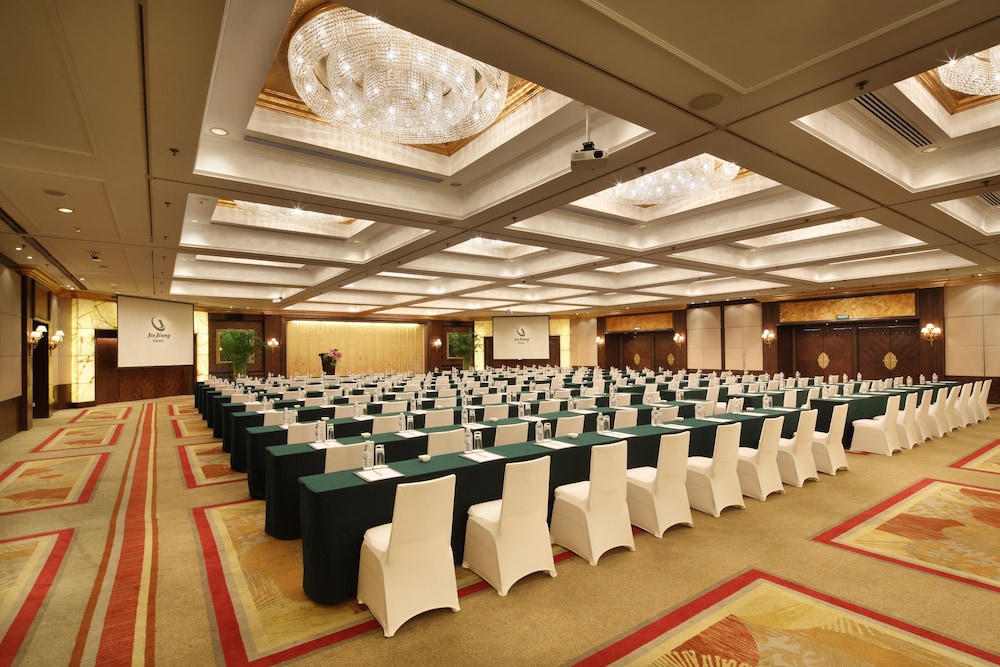Jin Jiang Tower — Hotel building in Shanghai, Shanghai