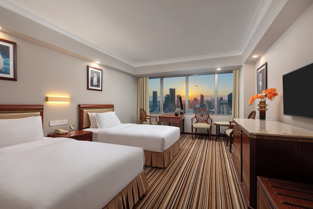 Jin Jiang Tower — Hotel rooms in Shanghai, Shanghai