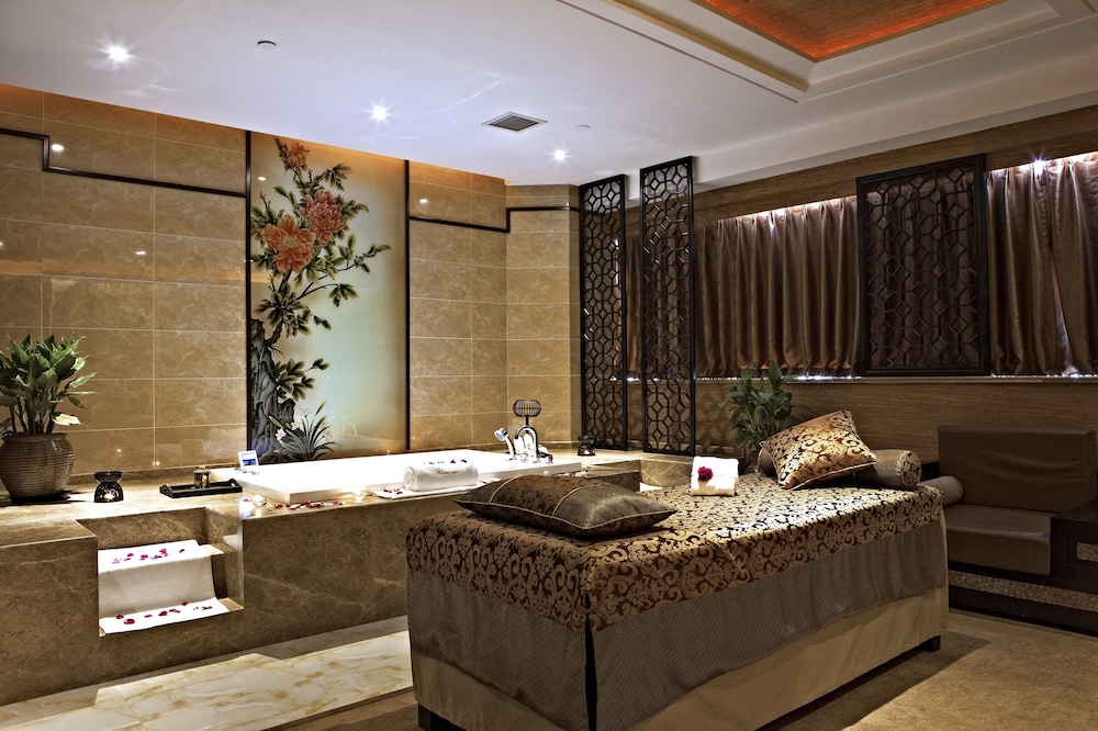 Jin Jiang Tower — Spa in Shanghai, Shanghai