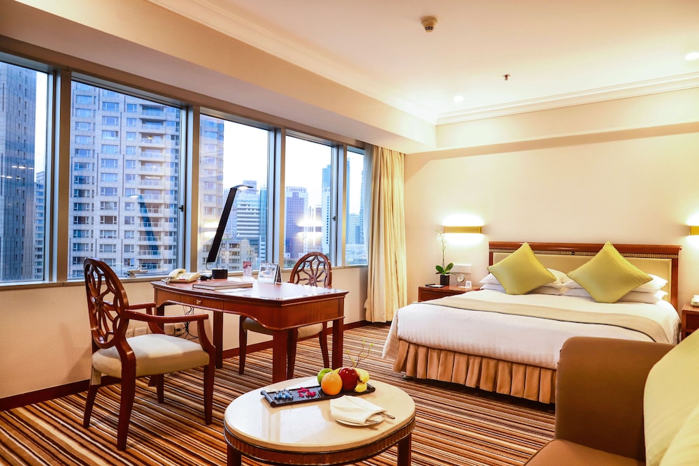 Jin Jiang Tower — Hotel rooms in Shanghai, Shanghai