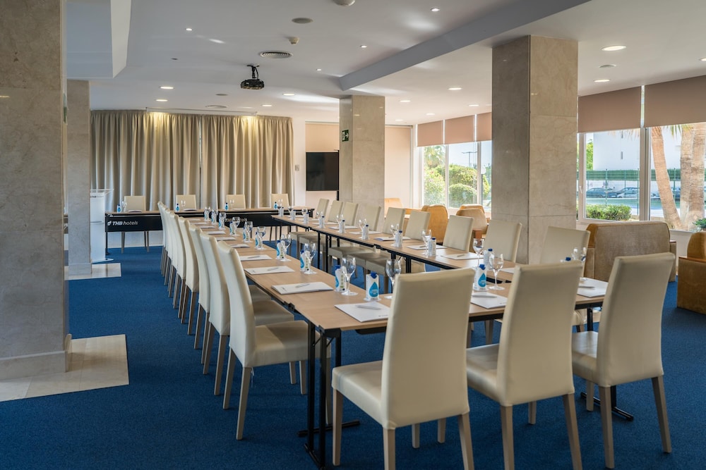 Hotel THB El Cid - Adults Only — Restaurant & bars in Playa de Palma, Balearic Islands