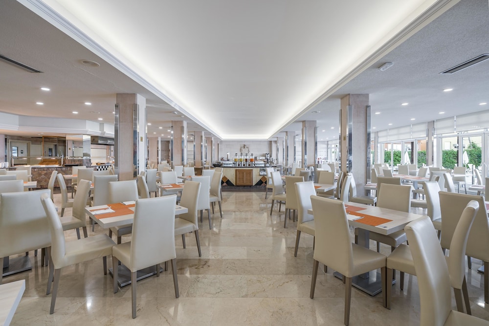 Hotel THB El Cid - Adults Only — Restaurant & bars in Playa de Palma, Balearic Islands