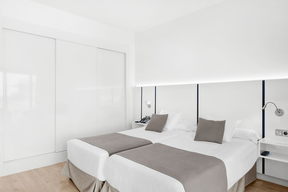 Hotel THB El Cid - Adults Only — Hotel rooms in Playa de Palma, Balearic Islands