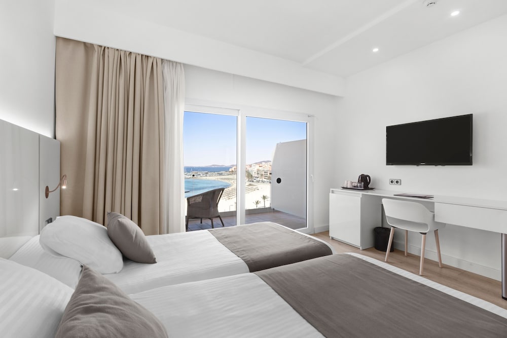 Hotel THB El Cid - Adults Only — Hotel rooms in Playa de Palma, Balearic Islands