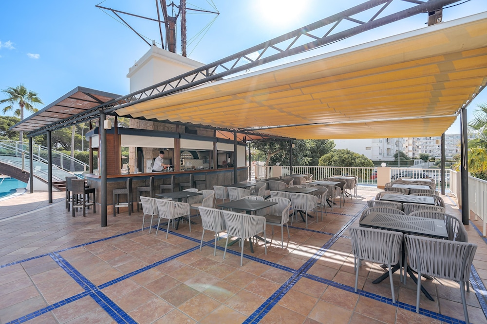 Hotel THB El Cid - Adults Only — Restaurant & bars in Playa de Palma, Balearic Islands