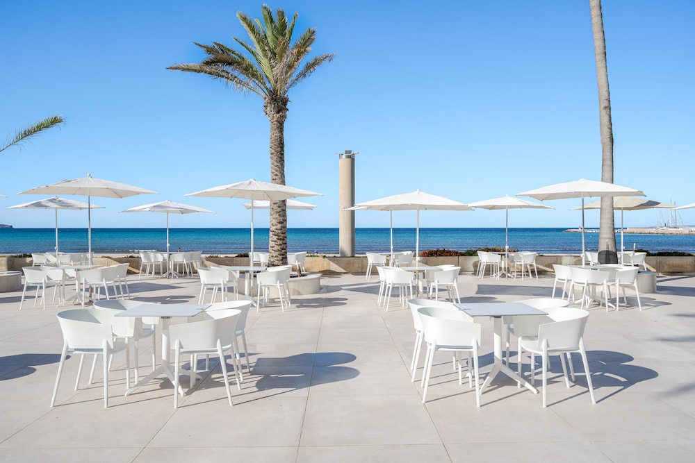 Hotel THB El Cid - Adults Only — Restaurant & bars in Playa de Palma, Balearic Islands