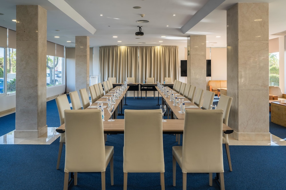 Hotel THB El Cid - Adults Only — Hotel building in Playa de Palma, Balearic Islands