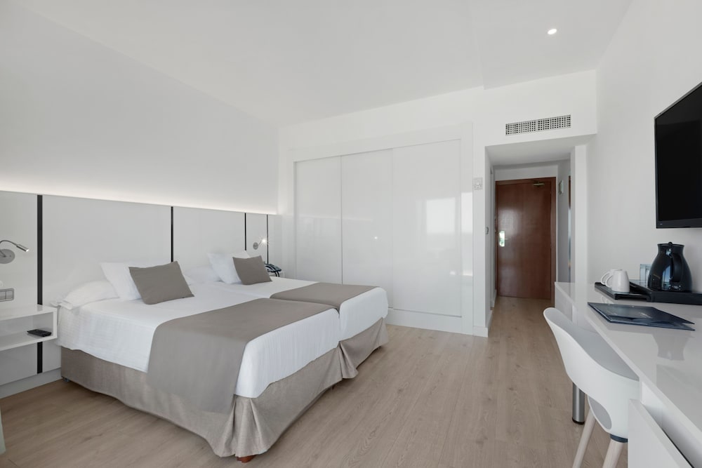 Hotel THB El Cid - Adults Only — Hotel rooms in Playa de Palma, Balearic Islands
